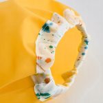 FARTUCH Z DŁUGIMI RĘKAWAMI DLA DZIECKA ŻÓŁTY - obrazek 3