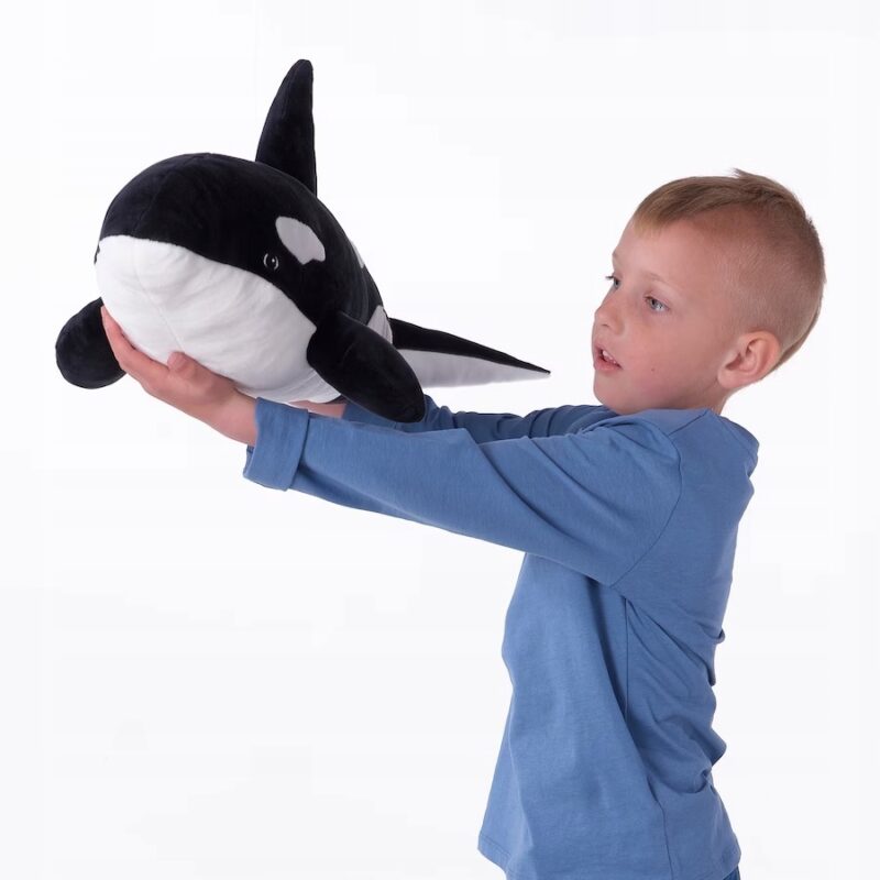 IKEA BLAVINGAD ORKA MASKOTKA PLUSZAK 60 CM - obrazek 2