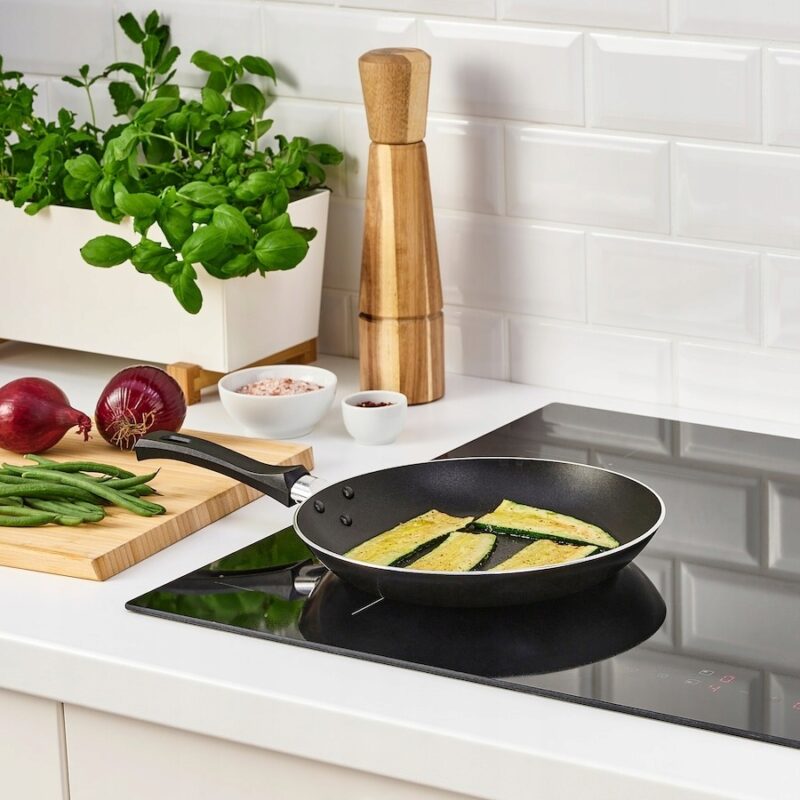 IKEA TAGGHAJ PATELNIA CZARNA NON-STICK 24 CM - obrazek 5
