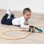 LOKOMOTYWA NA BATERIE KOLEJKA CIUHCIA IKEA LILLABO - obrazek 4