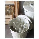 IKEA KNODD KOSZ METALOWY Z POKRYWKĄ BIAŁY 16 L - obrazek 2